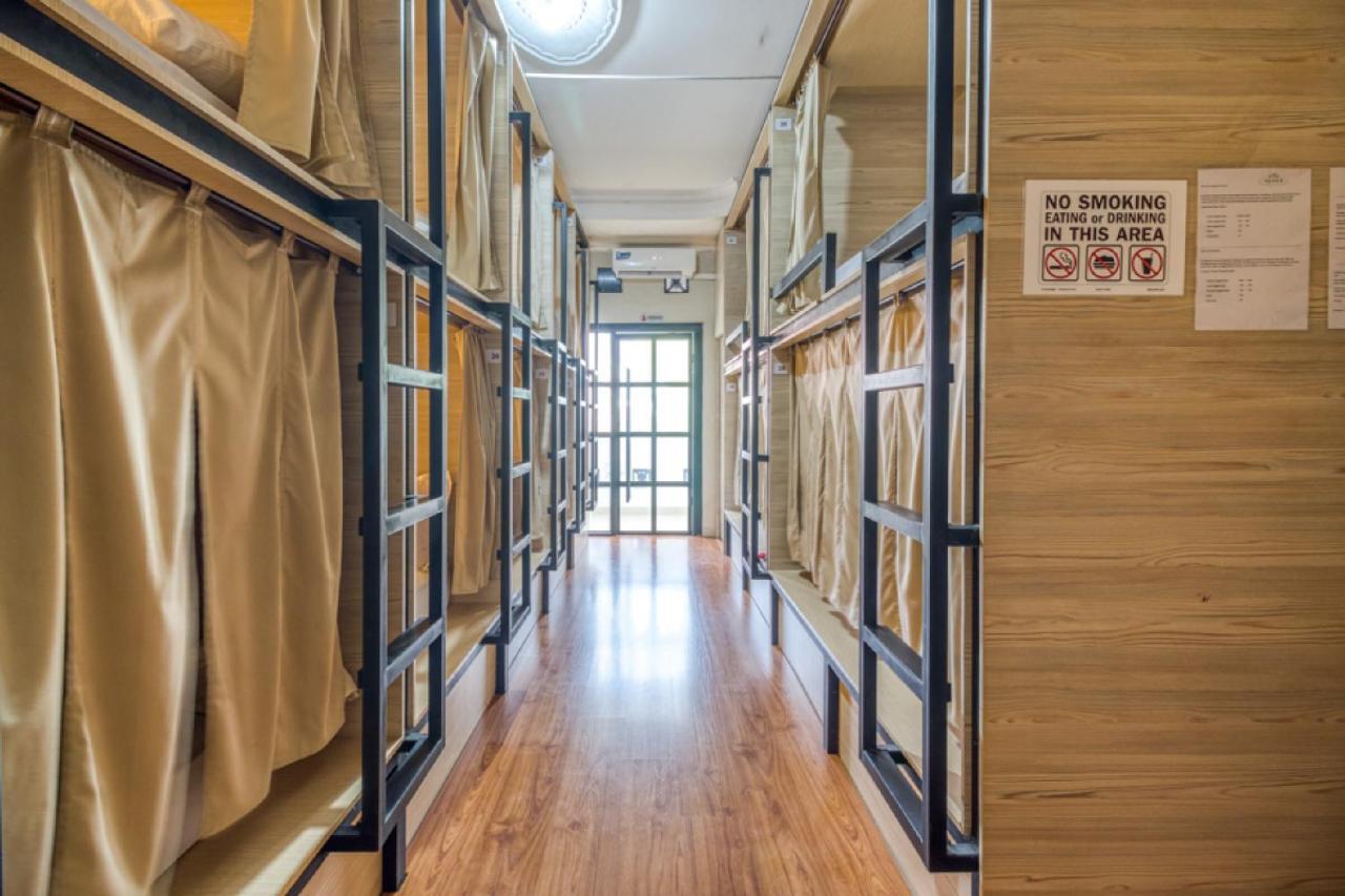 RedDoorz Hostel near Stadion Mandala Krida Yogya Jogjakarta Buitenkant foto